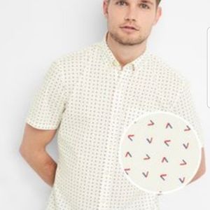 GAP - Red and blue printed button down short sleeve shirt - Men's Size XL